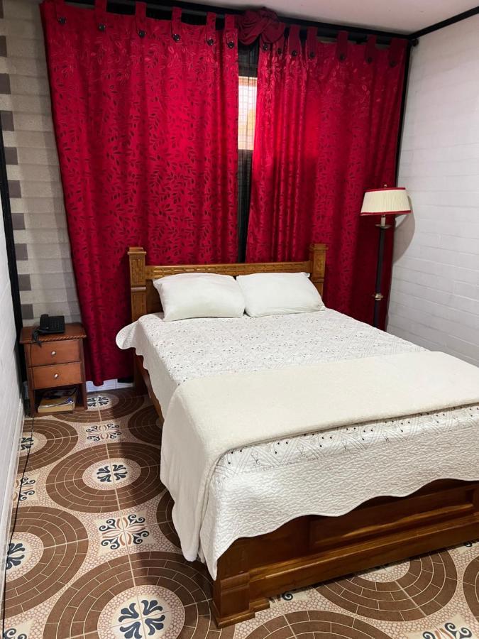 Hollywood Paradise Hotel Rionegro Exterior photo