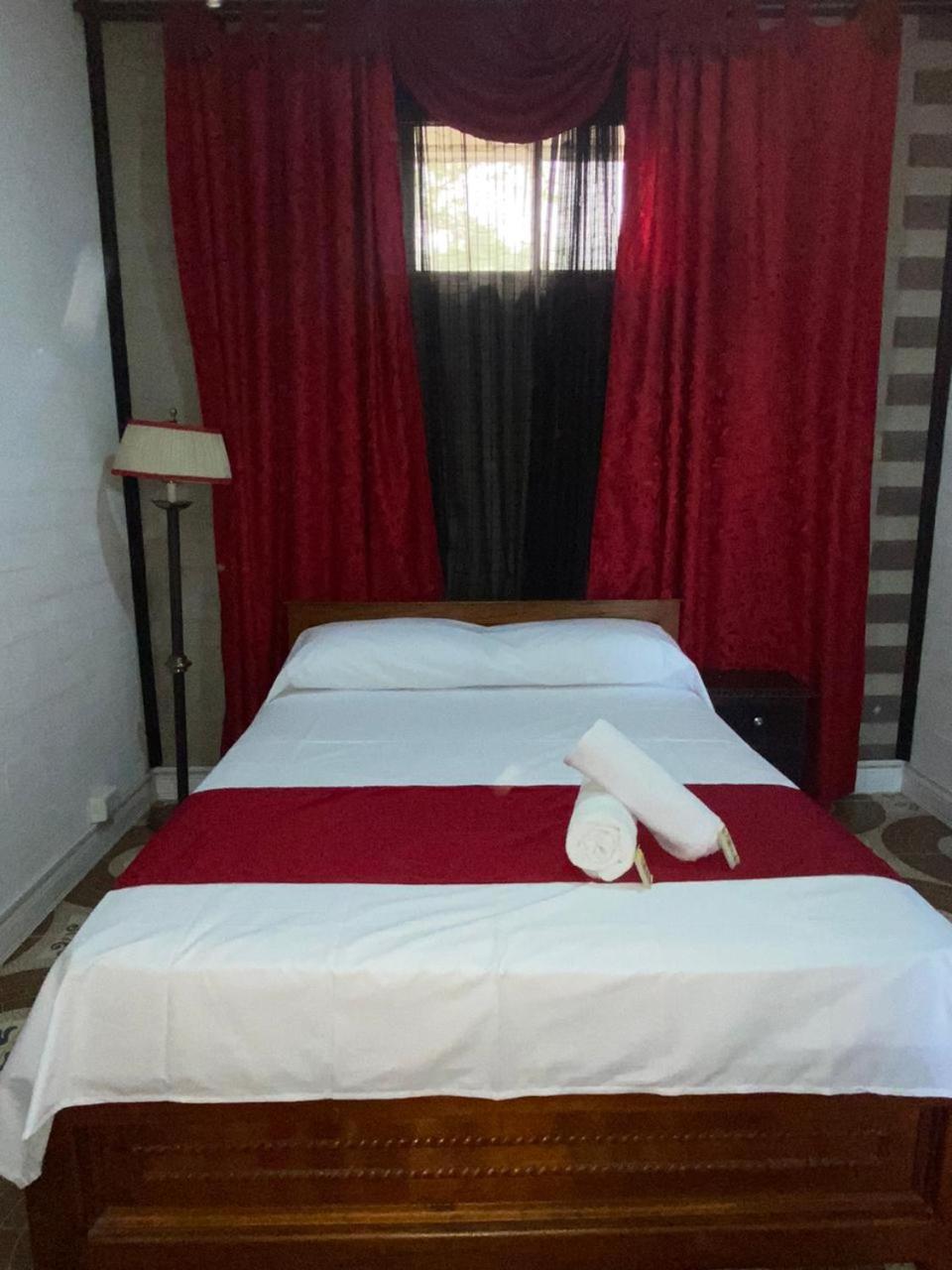 Hollywood Paradise Hotel Rionegro Exterior photo